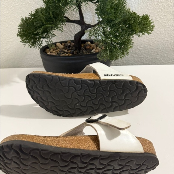 Birkenstock White Leather Toe Loop Sandals - Picture 3 of 5